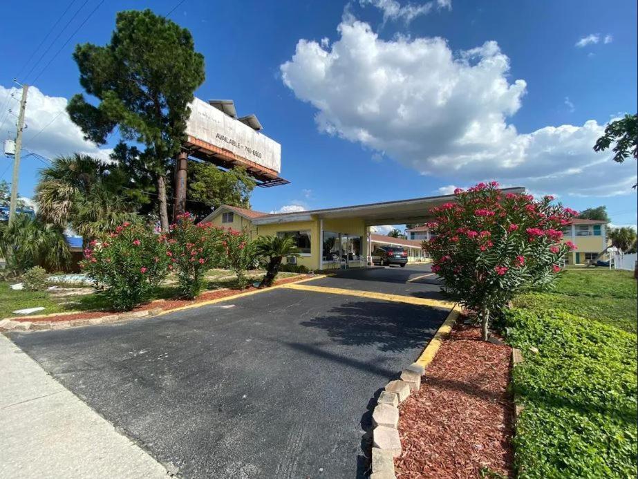 Economy Suites Winter Haven Exterior photo